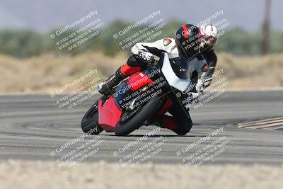 media/Oct-13-2025-Moto Forza (Mon) [[a66d839500]]/3-B Group/Session 3 (Turn 16)/